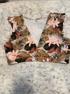Old Navy Floral V-Neck Crop Top in Pink and Olive
